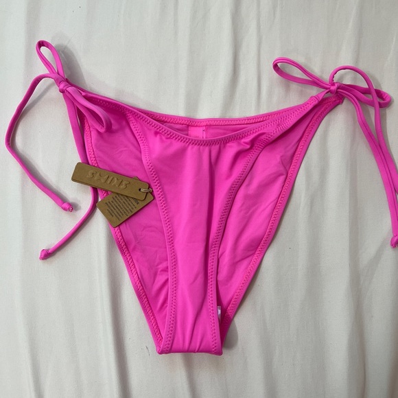 SKIMS Swim Bikini Top + Bottom Set - Picture 3 of 5